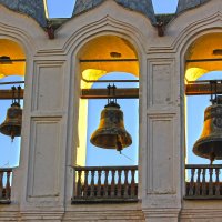 Вечерняя колокольня :: Сергей Кочнев