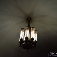 Историческая люстра в метро. :: Наталья Вязигина