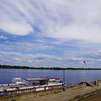 12-й причал на Волге :: Сергей Швечков