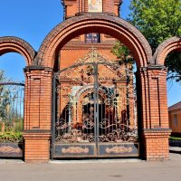 Храмовые ворота. :: Восковых Анна Васильевна 