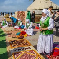На празднике :: Анатолий Чикчирный