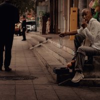 УЛИЧНЫЙ ТОРГОВЕЦ :: Александр 