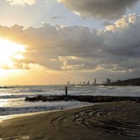 Одинокий рыбак :: Oleg4618 Шутченко Одинокий рыбак :: Oleg4618 Шутченко