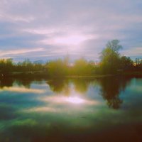 Весений вечер на озере :: Сергей Кочнев