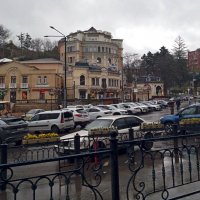 Апрельский сюжет Кисловодска :: Galina Solovova