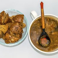 На ужин борщ с сухариками :: Валерий Иванович На ужин борщ с сухариками :: Валерий Иванович