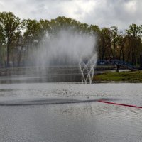 Фонтан в городском саду :: Gen 