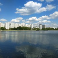 Это май баловник, это май чародей веет свежим своим опахалом :: Андрей Лукьянов