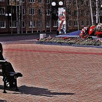 Май...Утро после праздника в сквере Победы! :: Владимир 