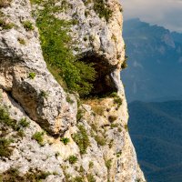 Вот где надо шашлыки и пьянки устраивать, вот только как туда влезть , и пьяным вылезть :: Игорь Сикорский