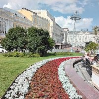 Цветник на Театральной :: Дмитрий Никитин