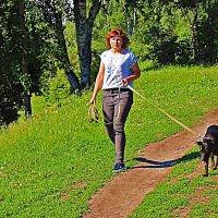 Июнь,..С любимым песиком! :: Владимир 