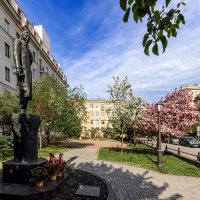 Весна в городе :: Евгений 