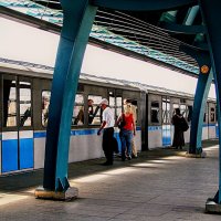 Новое метро ! Лёгкое и удобное , особенно в ясную тёплую погоду,,,) :: Анатолий Колосов