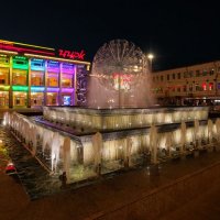 Фонтан "Одуванчик" :: Pavel Blashkin