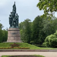 Санкт-Петербург. Памятник комсомольцам -- героям-подпольщикам Краснодона :: Стальбаум Юрий Санкт-Петербург. Памятник комсомольцам -- героям-подпольщикам Краснодона :: Стальбаум Юрий