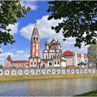 Прогулка по Гусеву. Вид на храм Всех Святых. :: Валерия Комова Прогулка по Гусеву. Вид на храм Всех Святых. :: Валерия Комова