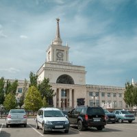 Волгорадский вокзал :: Олег Дорошенко