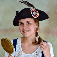 "Свет мой,зеркальце,скажи, да всю правду доложи..." :: Anatoly Lunov