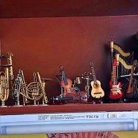 ВСЕ   УШЛИ   НА   ПЕРЕКУР :: Анатолий Малобродский