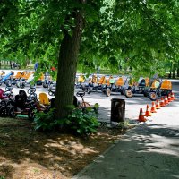 Детская парковка... :: Николай Саржанов