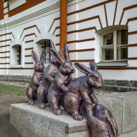 Скульпторы тоже шутят: "Спасся сам -- протяни лапу товарищу" :: Стальбаум Юрий Скульпторы тоже шутят: "Спасся сам -- протяни лапу товарищу" :: Стальбаум Юрий