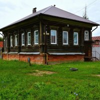 Ядрин. Дом по ул. Советской 1. :: Пётр Чернега Ядрин. Дом по ул. Советской 1. :: Пётр Чернега