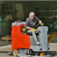 ЧИСТИЛЬЩИК... :: Elvira E. 