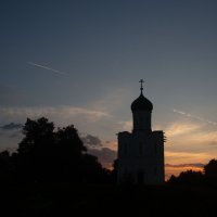 Солнце встает. Утро на Покрова на Нерли :: Вячеслав Владимирович