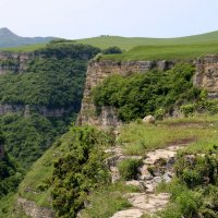 Тропинка над пропастью. :: Александр Кондаков