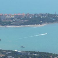 Геленджик, вид на толстый мыс.(с парка Олимп) :: Alexey YakovLev Геленджик, вид на толстый мыс.(с парка Олимп) :: Alexey YakovLev