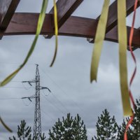 Опора высоковольтная под сенью разноцветных лент & ненастье :: Коля Лукашов