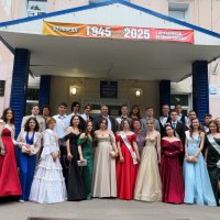 "Вот и стали мы на год взрослей, и пора настаёт..." :: Егор Бабанов "Вот и стали мы на год взрослей, и пора настаёт..." :: Егор Бабанов