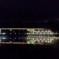 Ночной заплыв. Колёсный теплоход «Аурум» :: Vladimir Semenchukov