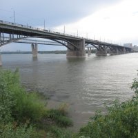 Октябрьский мост :: Андрей Макурин