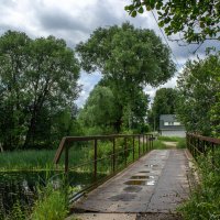 Мостик из города в деревню. :: Михаил "Skipper" Мостик из города в деревню. :: Михаил "Skipper"