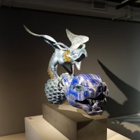 Скульптура Даши Намдакова «Птица и Тигр». Лазурит: резьба; бронза: литье, золочение :: Надежда Чернецкая