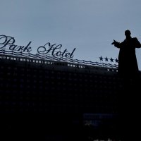 ЛЕНИН В ПАРК ХОТЕЛ :: Юрий Вовк