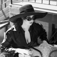 За столиком :: Максим 