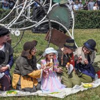 Крошка в гости пришла, угощенье приняла :: Татьяна Машошина