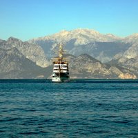 Морская прогулка. :: Yuri Chudnovetz Морская прогулка. :: Yuri Chudnovetz