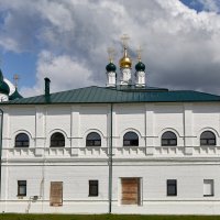 Арзамасский Спасо-Преображенский мужской монастырь,  монашеский корпус :: Алексей Р.