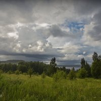 "Дождь над рекой после жары"© :: Владимир Макаров "Дождь над рекой после жары"© :: Владимир Макаров