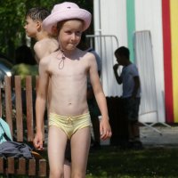 Ах белая панама - роскошная панама. А у меня на фото не лицо а драма :: Вик Токарев