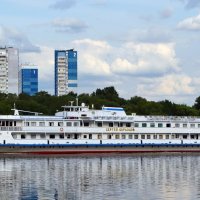 Речная зарисовка :: Олег Ховренков