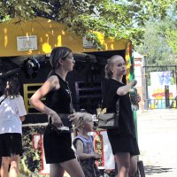 На прогулке :: Юрий Гайворонскiий На прогулке :: Юрий Гайворонскiий