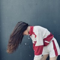 Волосы и стена :: Yorzay 