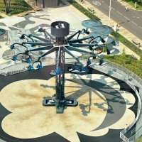 Аттракцион "Авиатор" в парке "Орион" ВДНХ. :: Татьяна Помогалова