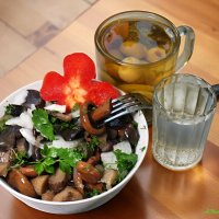 "А наш притончик гонит самогончик.."  :-) :: Андрей Заломленков