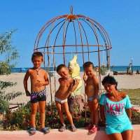 ПОЧИТАТЕЛИ   ПОПУГАЯ   КЕШИ :: Анатолий Малобродский